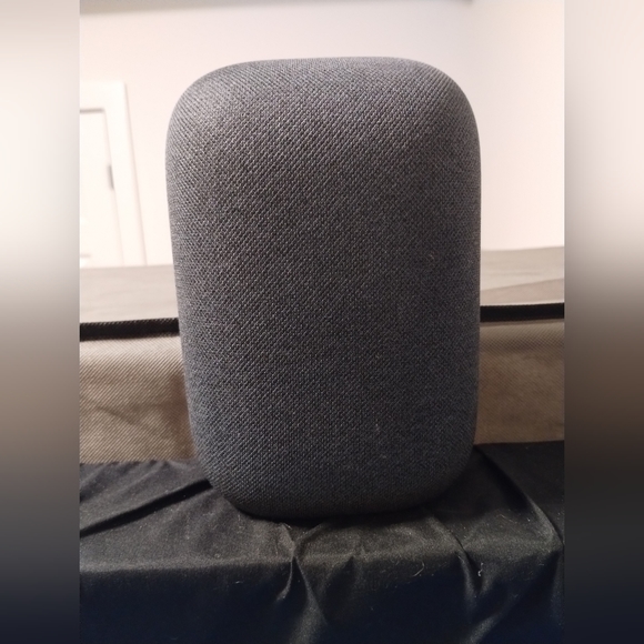 Google Nest - Picture 2 of 3